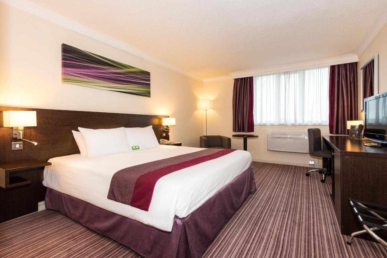 Holiday Inn Slough Windsor By Ihg Экстерьер фото