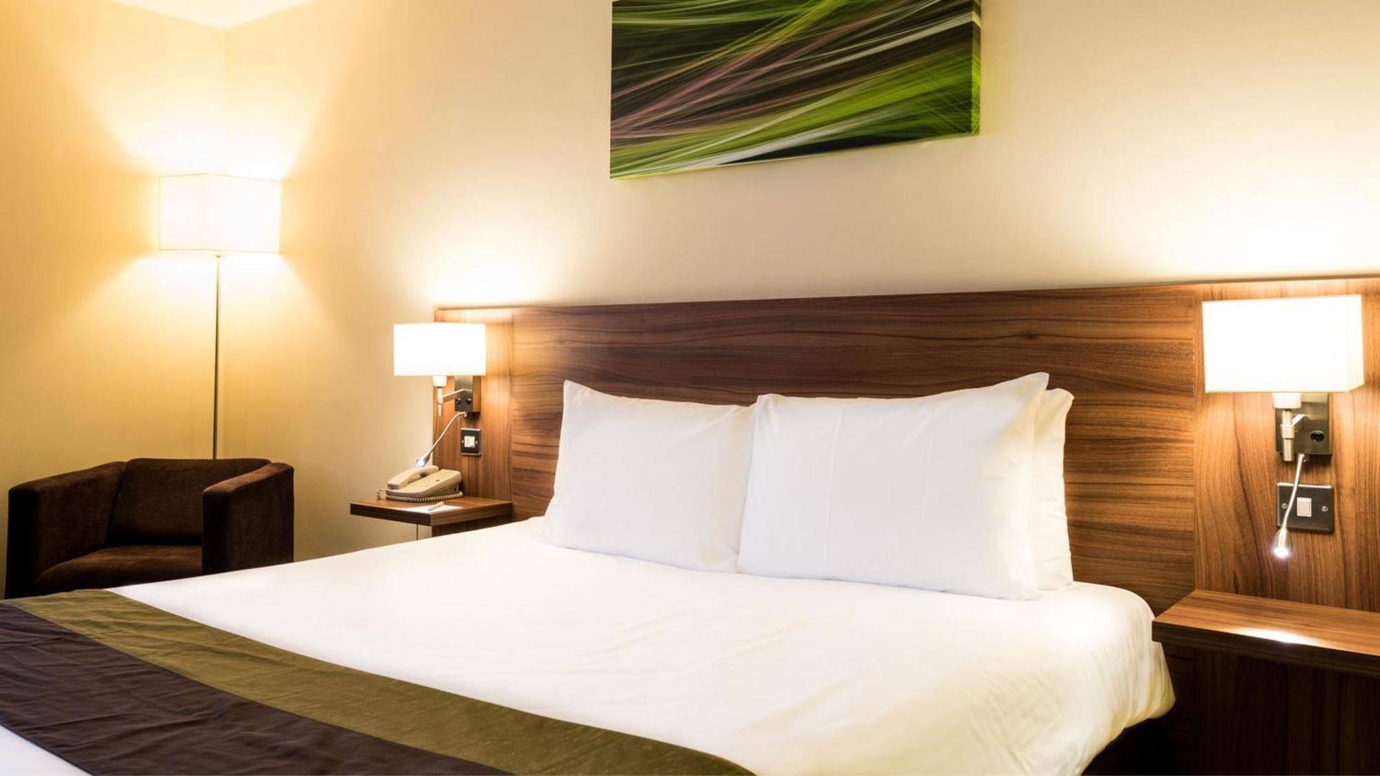 Holiday Inn Slough Windsor By Ihg Экстерьер фото