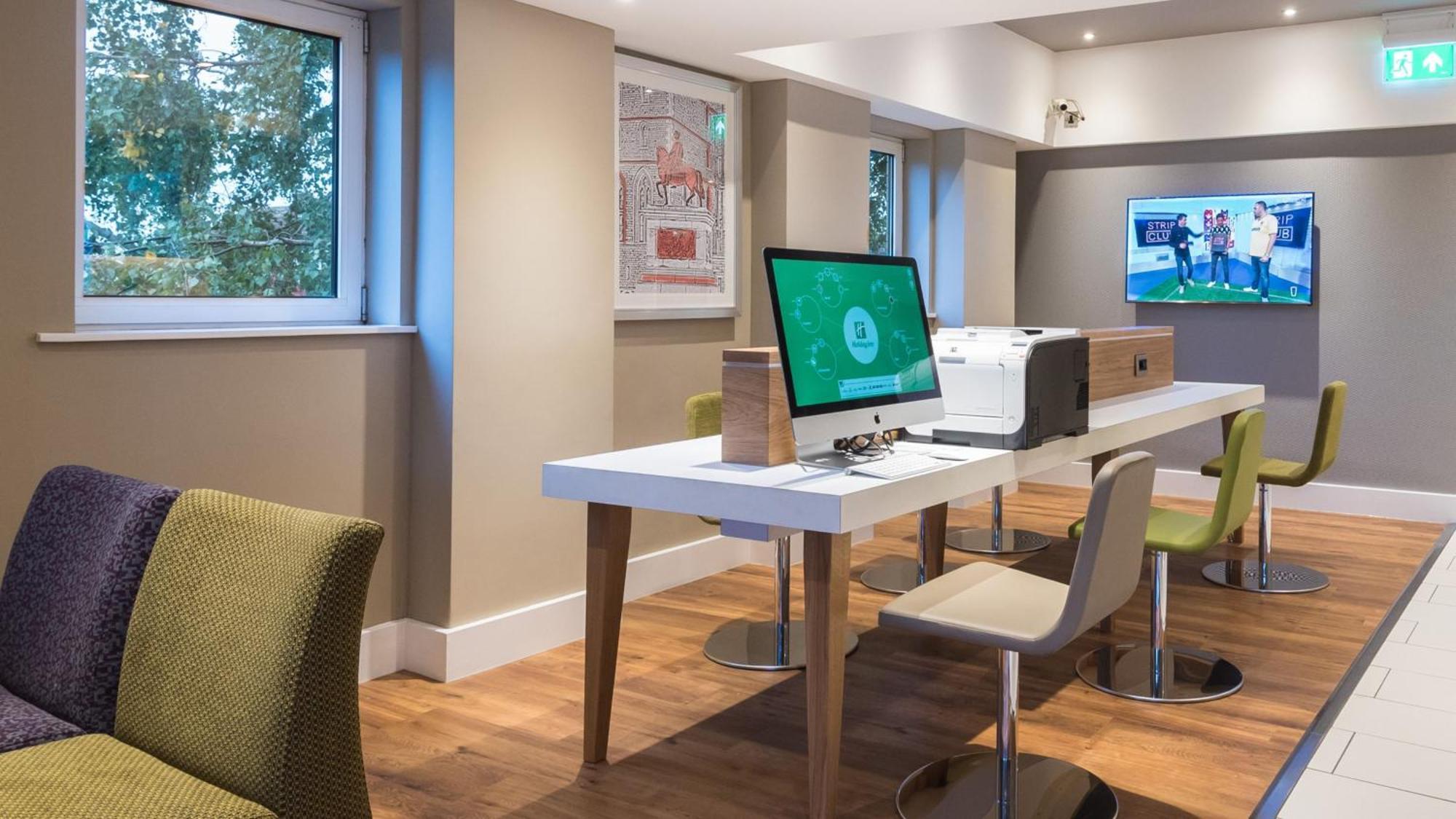 Holiday Inn Slough Windsor By Ihg Экстерьер фото