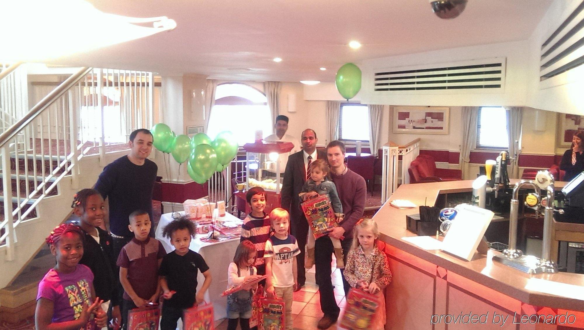 Holiday Inn Slough Windsor By Ihg Экстерьер фото